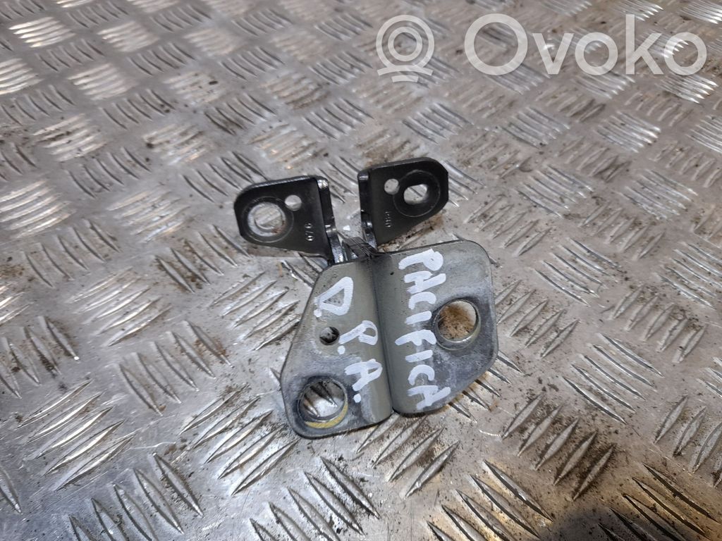 Chrysler Pacifica Front door lower hinge 