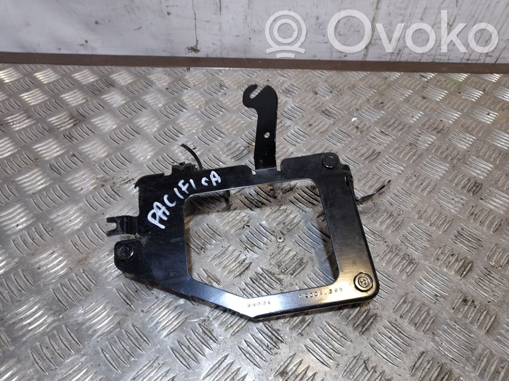 Muu moottoritilan osa   68218005AC,68218005