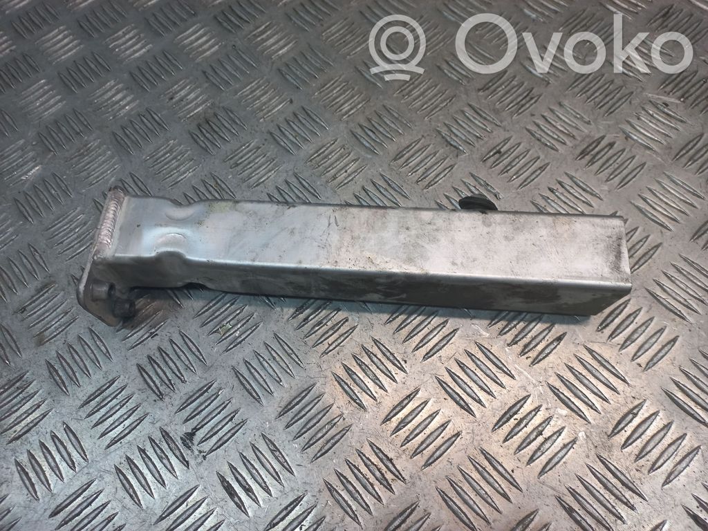 Audi A8 S8 D4 4H Priekinis laikiklis bamperio 