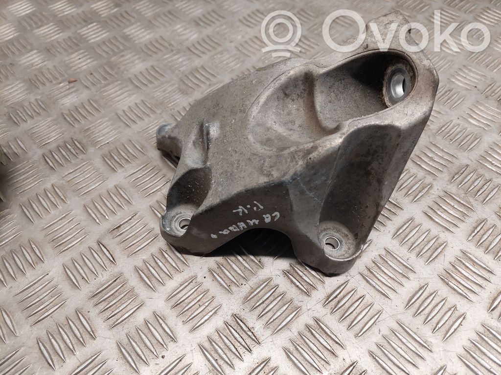 Chevrolet Camaro Engine mounting bracket 