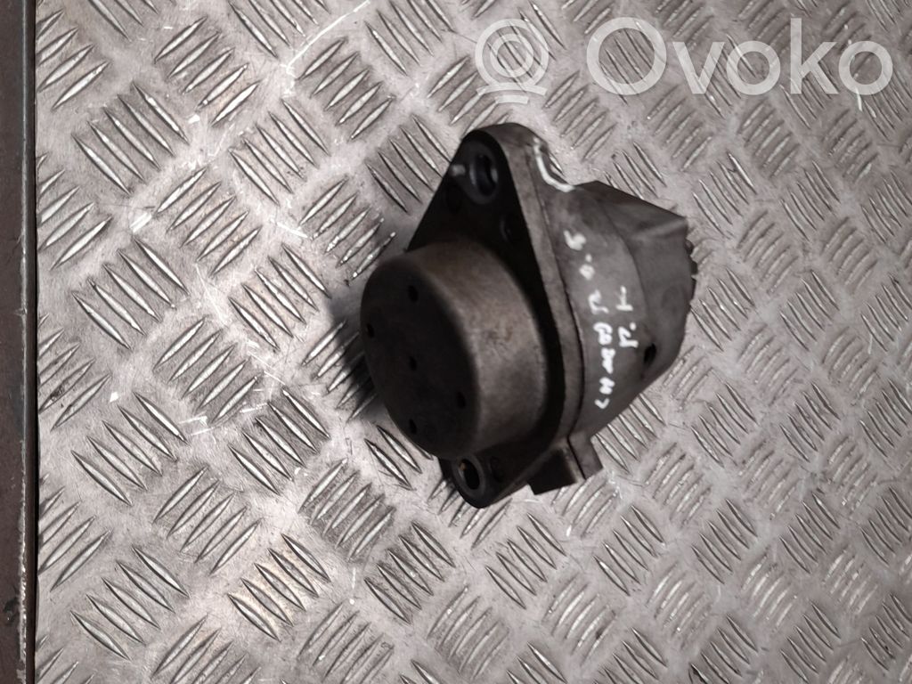 Chevrolet Camaro Engine mount bracket 