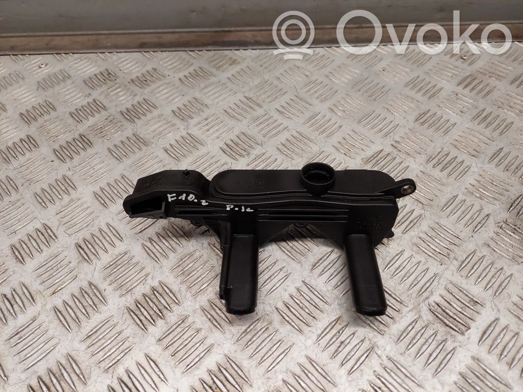 BMW 5 F10 F11 Odpowietrznik / Separator oleju 