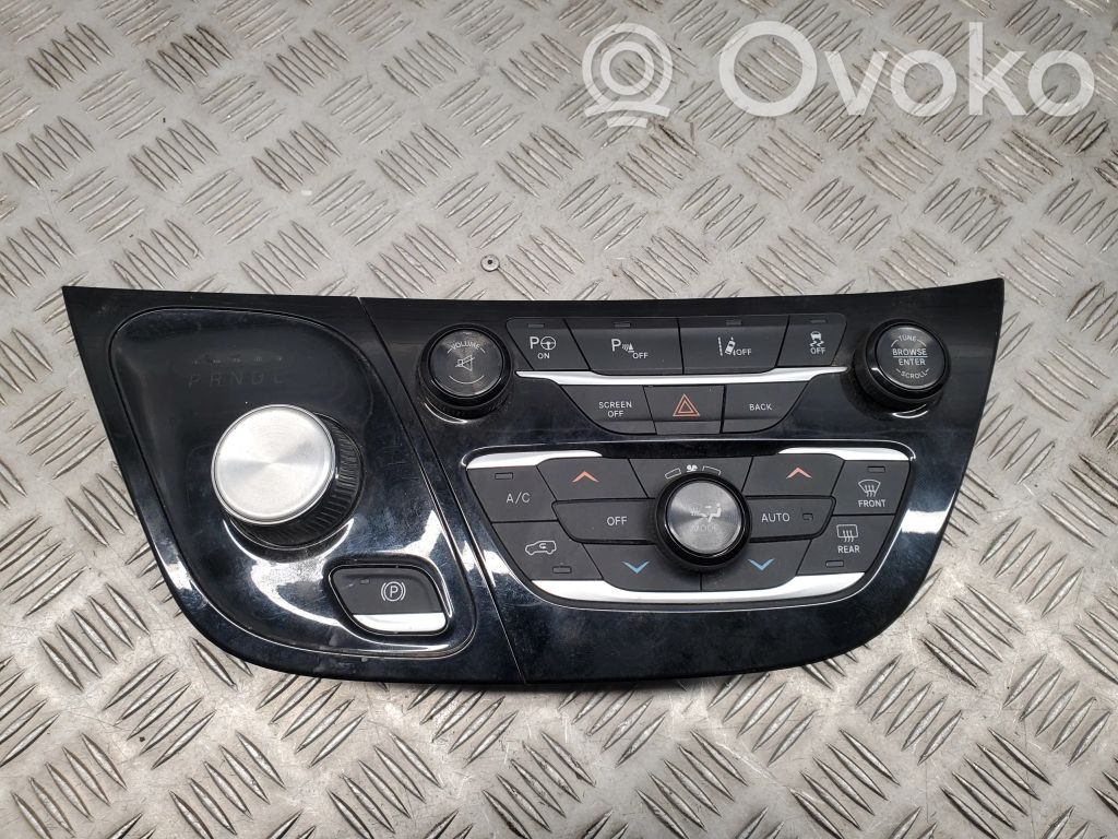Chrysler Pacifica Panel klimatyzacji 