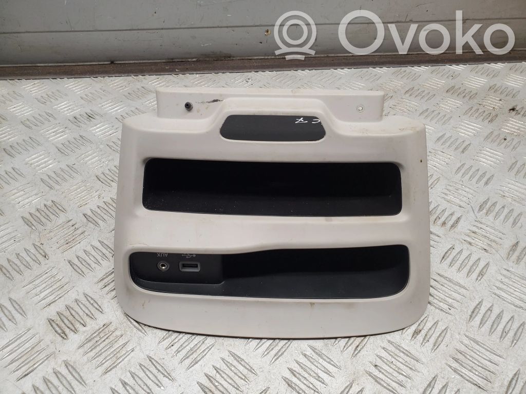 Chrysler Pacifica Glove box central console 