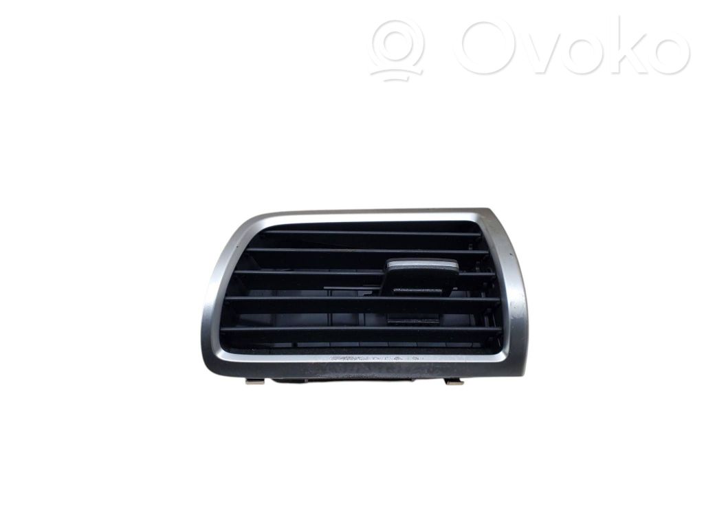 Mitsubishi Eclipse Cross Moldura protectora de la rejilla de ventilación lateral del panel 