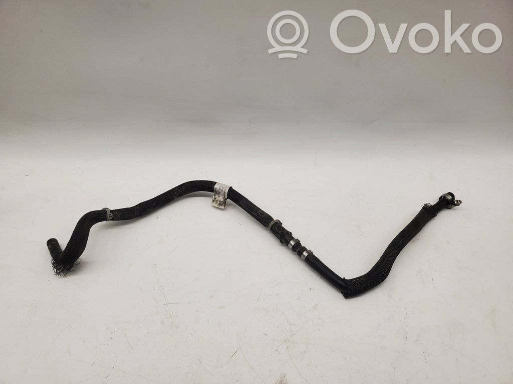 Ford Explorer VI Engine coolant pipe/hose