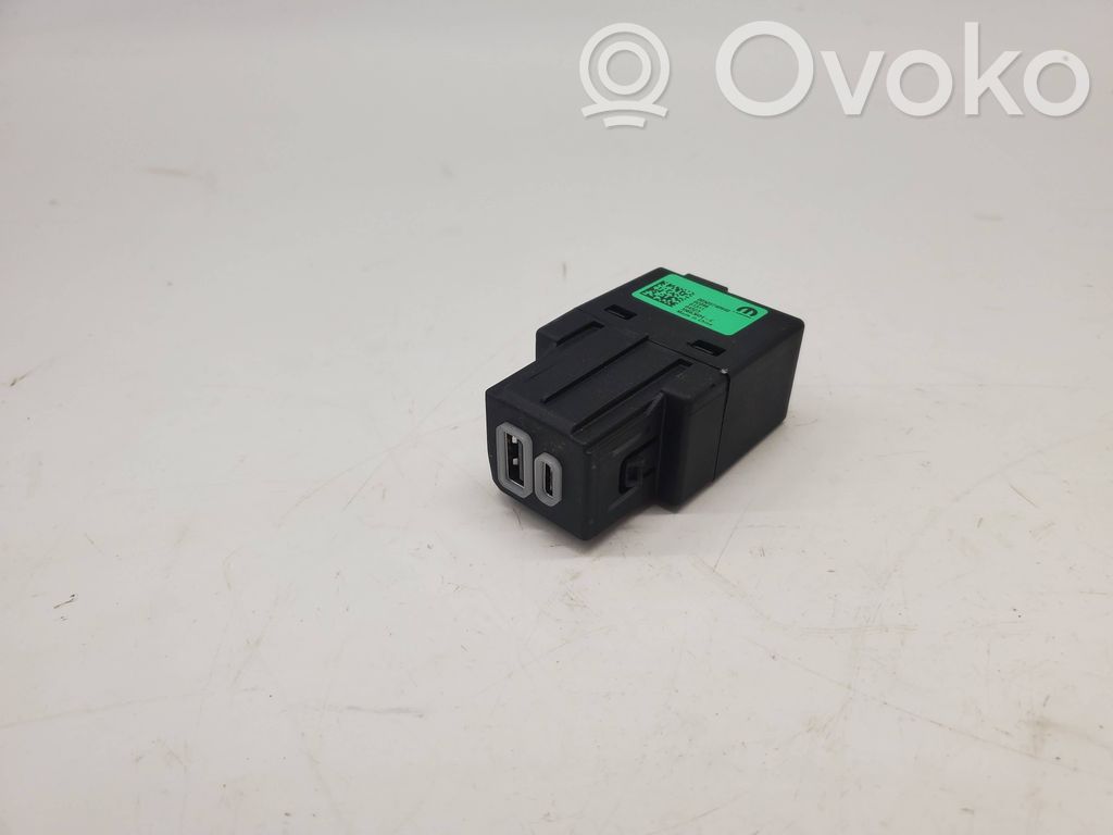 Dodge Hornet Enchufe conector USB 