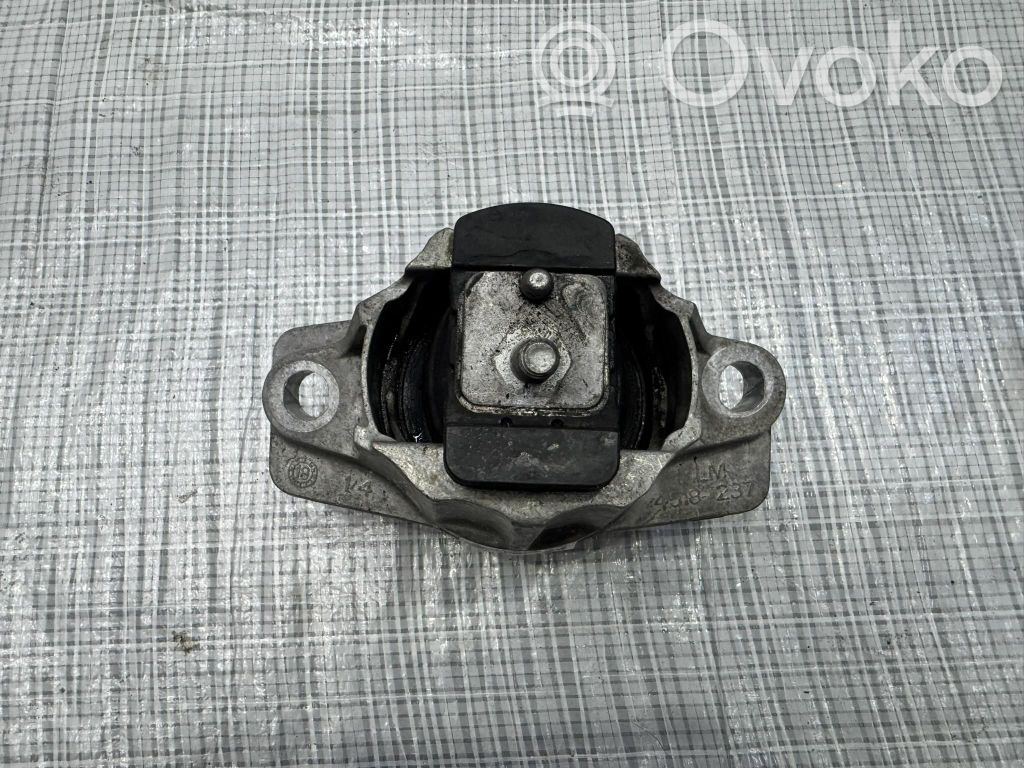 Land Rover Range Rover Velar Engine mount vacuum valve 