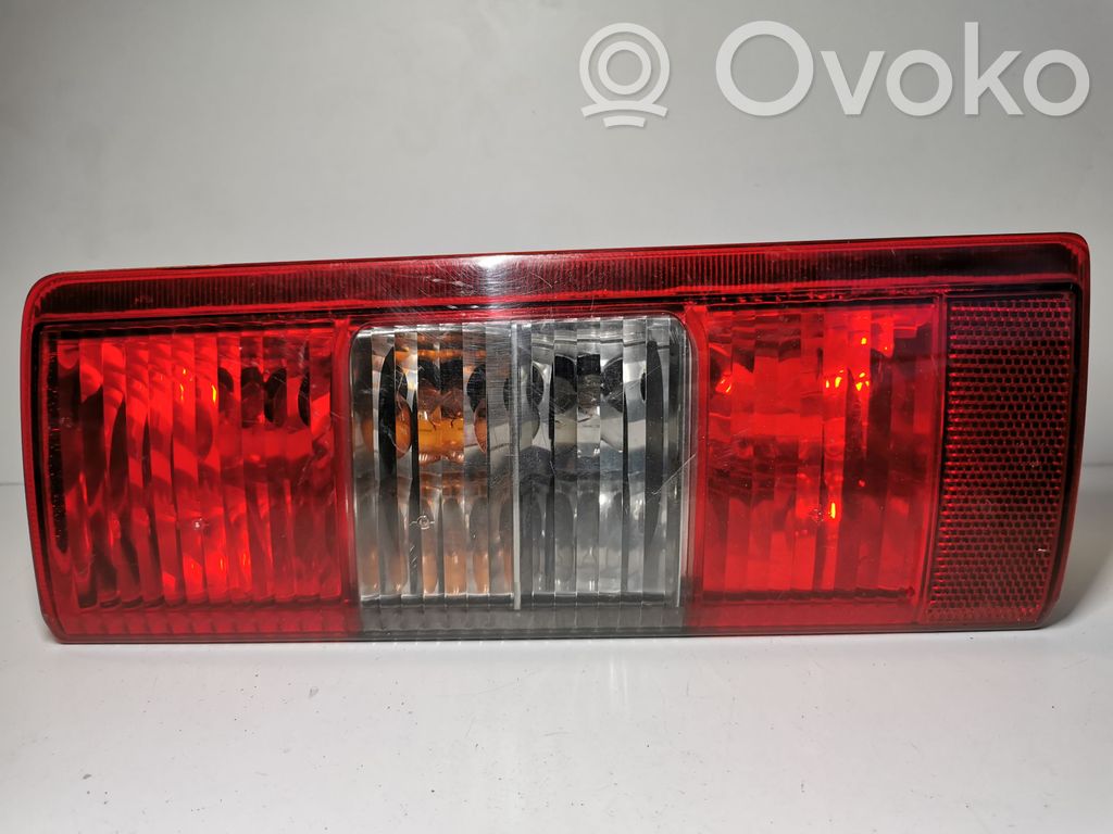 Opel Combo C Luz trasera/de freno 