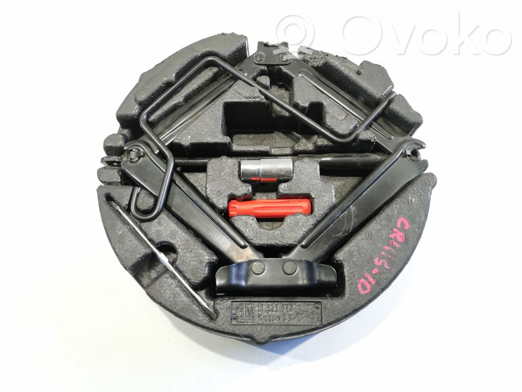 Chevrolet Cruze Tool set 