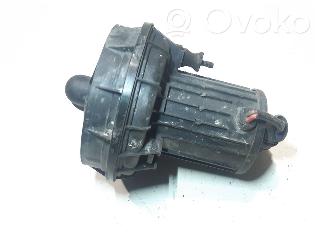Audi A4 S4 B7 8E 8H Pompa powietrza wtórnego 