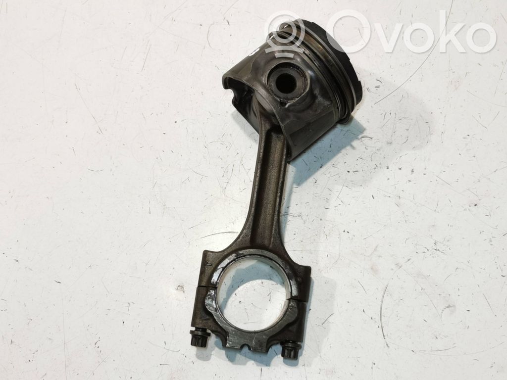 Volvo V70 Kolben mit Pleuel 