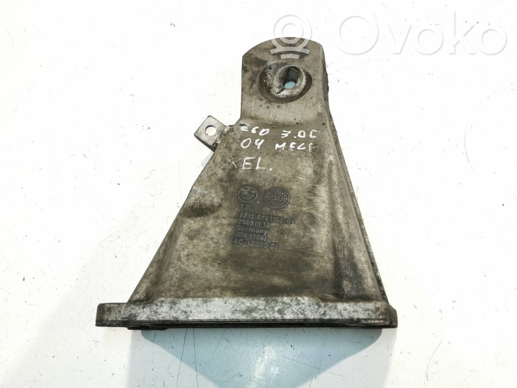 BMW 5 E60 E61 Engine mounting bracket 