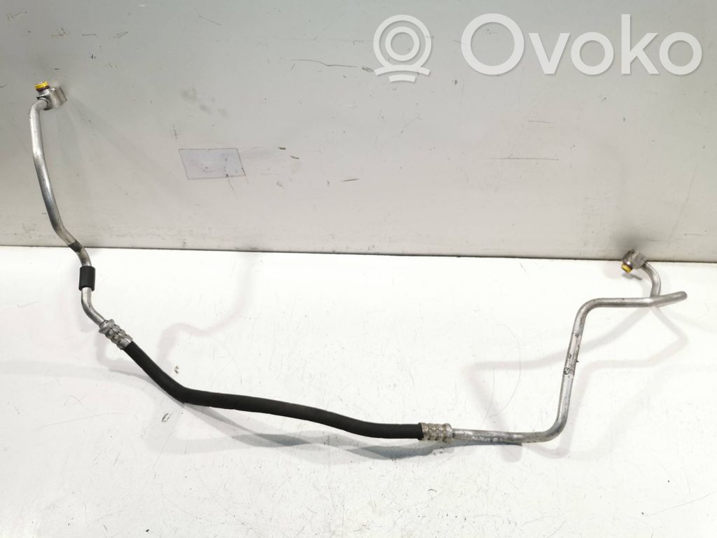 BMW 3 E90 E91 Ilmastointilaitteen putki (A/C) 