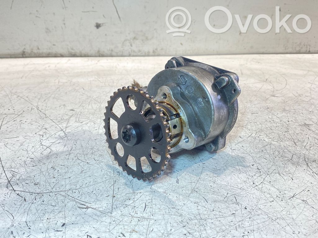 BMW 5 E60 E61 Vacuum pump 