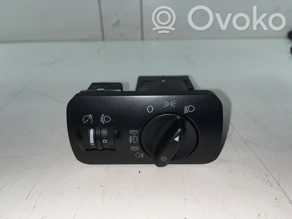 Skoda Octavia Mk1 (1U) Light switch 