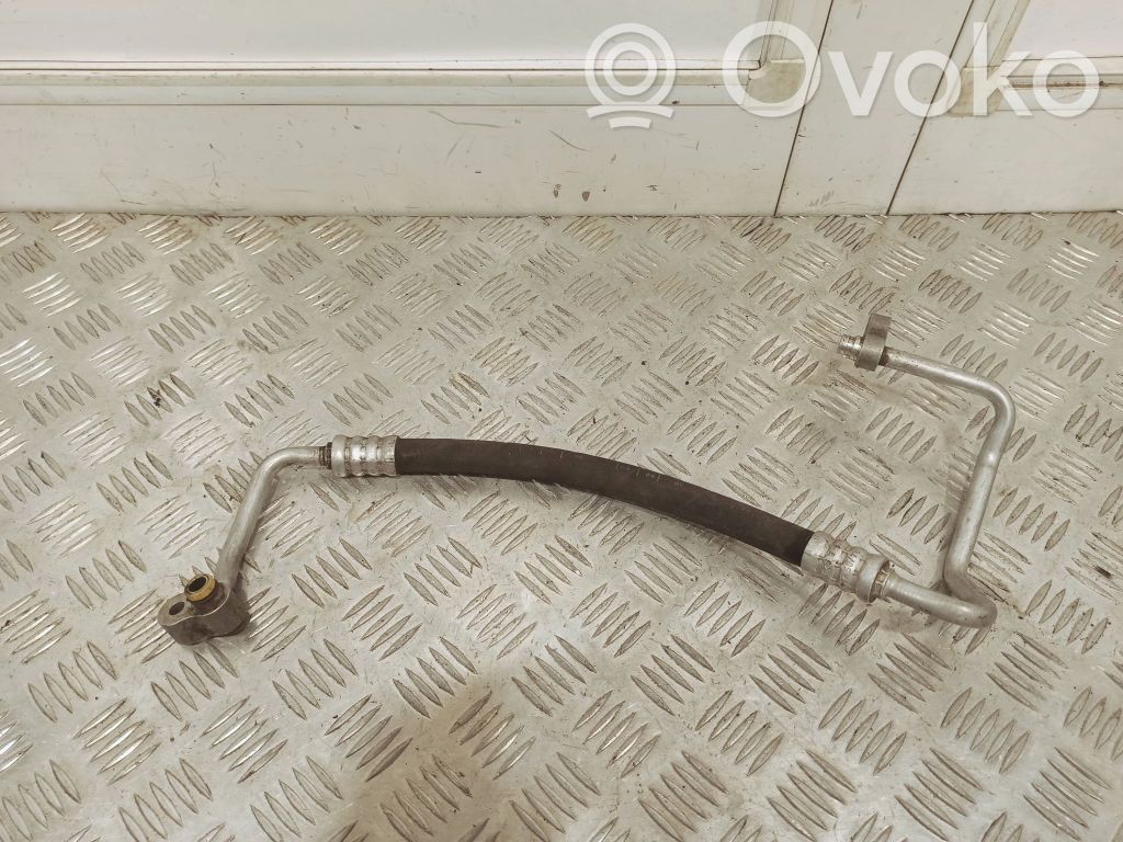 BMW 5 E60 E61 Ilmastointilaitteen putki (A/C) 
