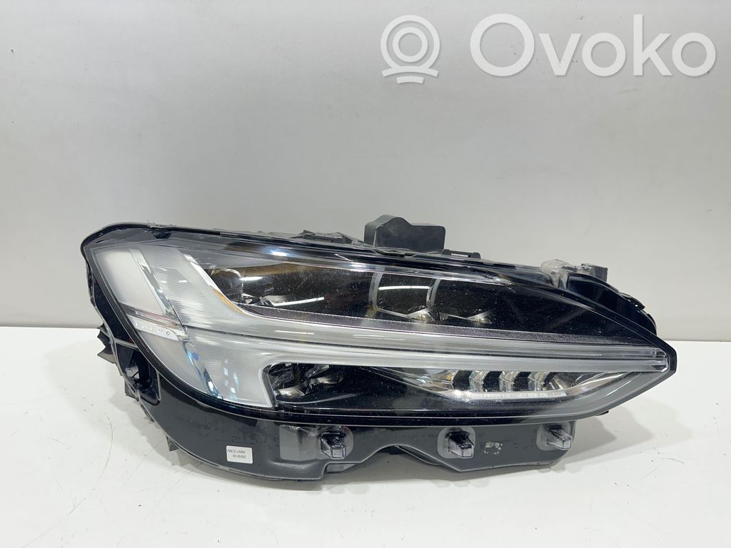 Volvo S90, V90 Scheinwerfer 