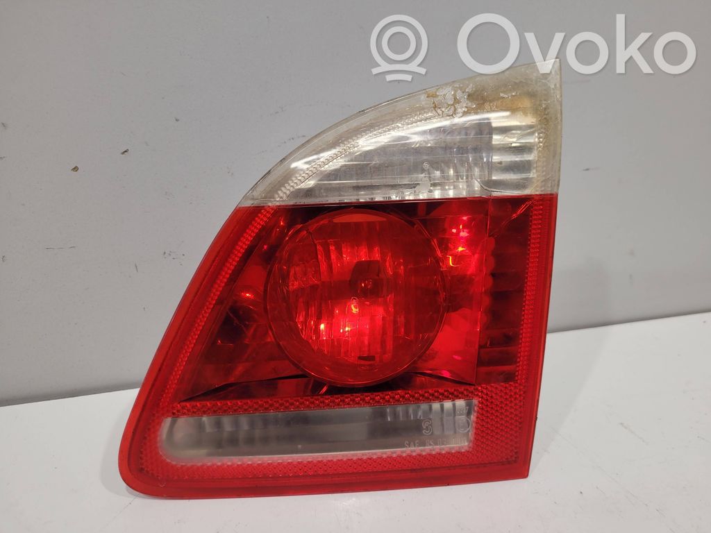 BMW 5 E60 E61 Aizmugurējais lukturis pārsegā 