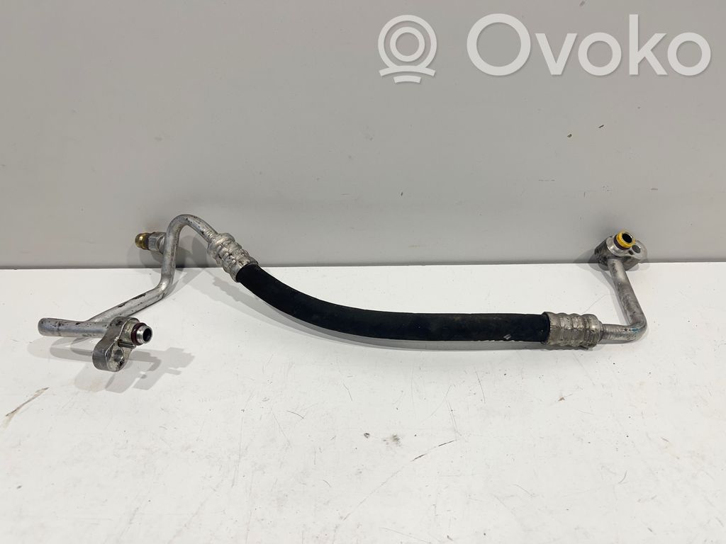 BMW 6 E63 E64 Ilmastointilaitteen putki (A/C) 