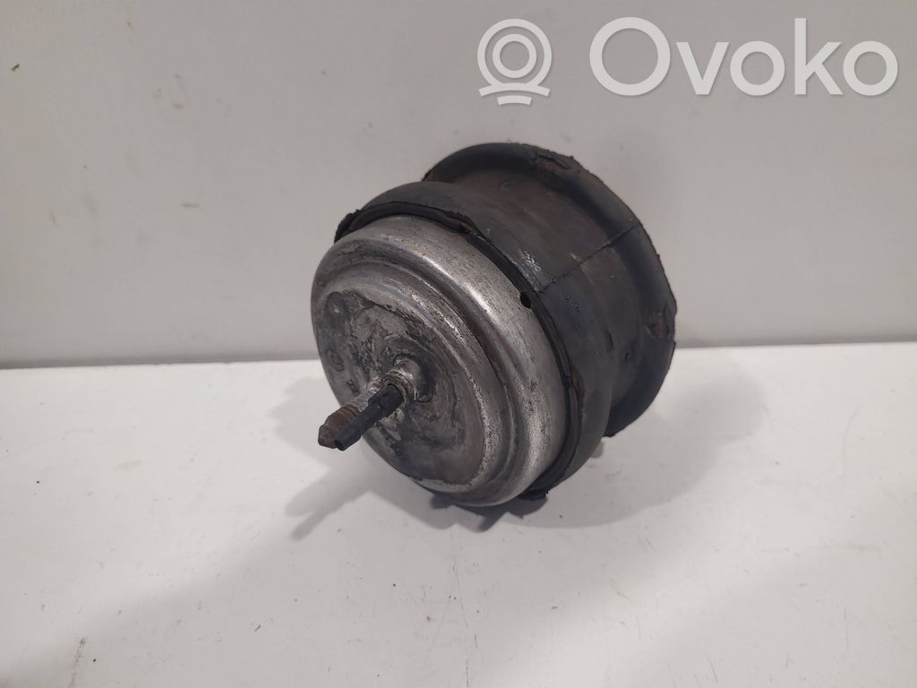 BMW 5 E39 Engine mount bracket 