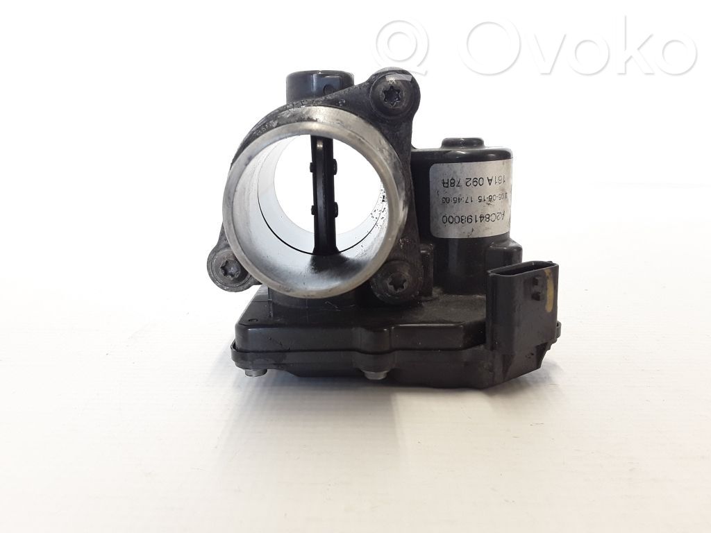 Opel Vivaro Throttle valve 