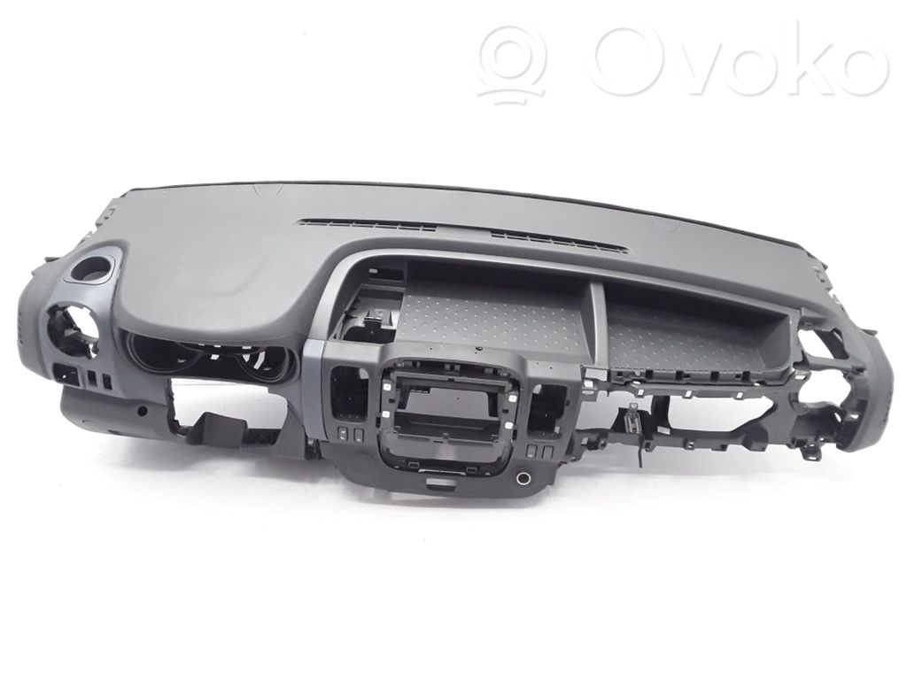 Opel Vivaro Panelis 