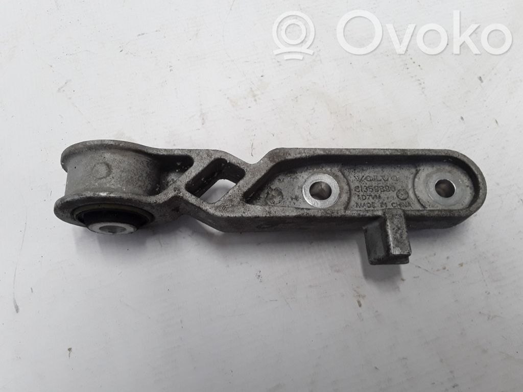 Engine mount bracket   31359890