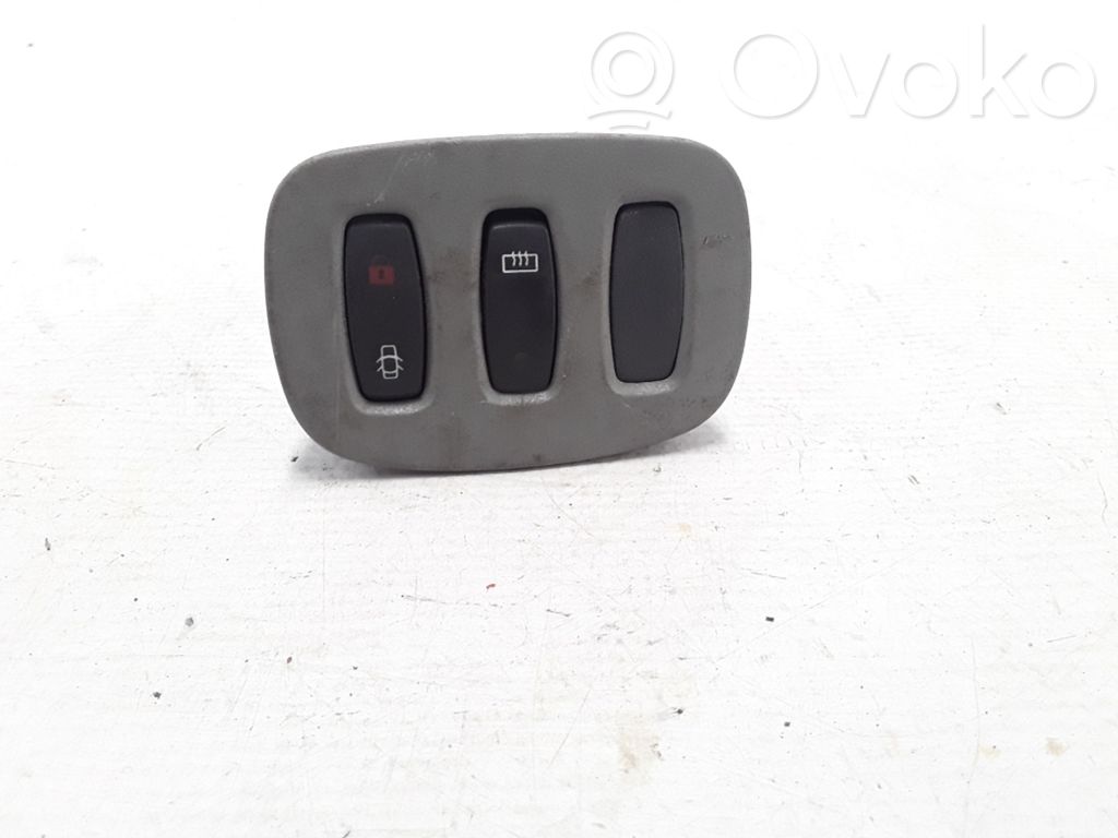 Opel Vivaro Windscreen/window heater switch 