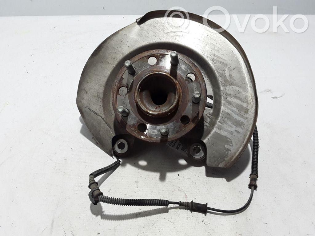 Cubo de rueda trasera   68218016AC