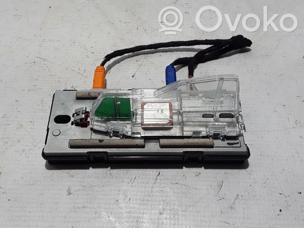 Volvo XC40 GPS-pystyantenni 