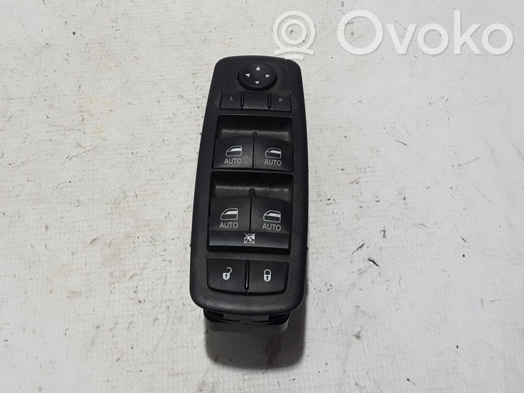 Chrysler Pacifica Electric window control switch 