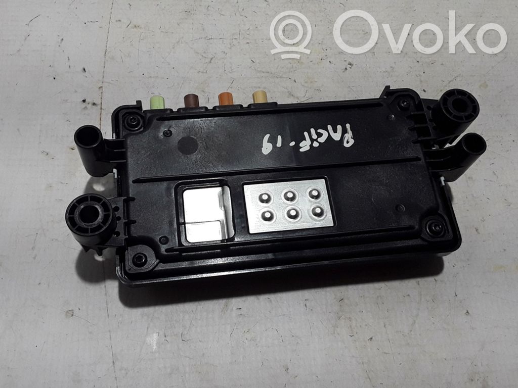 Chrysler Pacifica Camera control unit module 