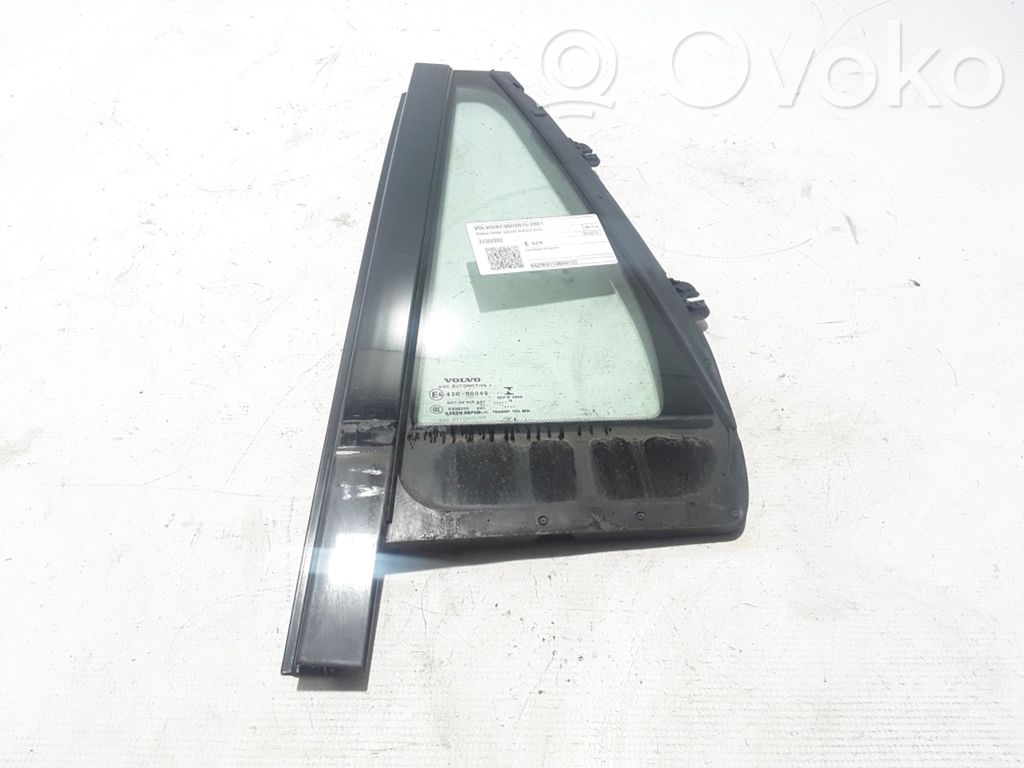 Ventanilla de ventilación de la puerta trasera   31352992