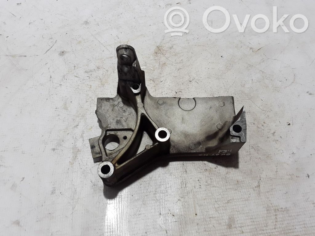 Dacia Duster Engine mounting bracket 
