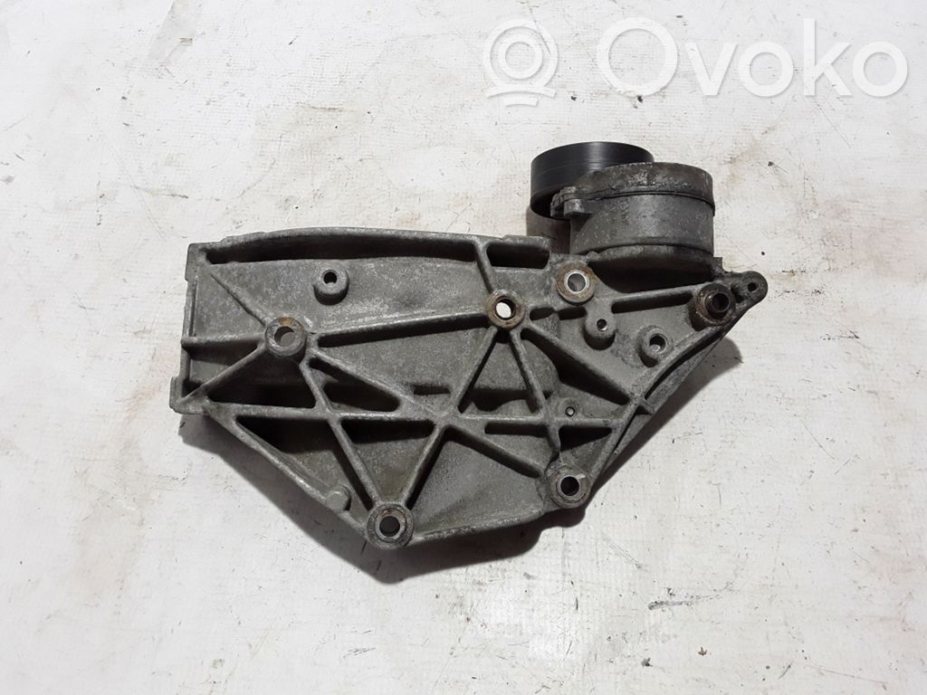 Volvo V50 Generator/alternator bracket 