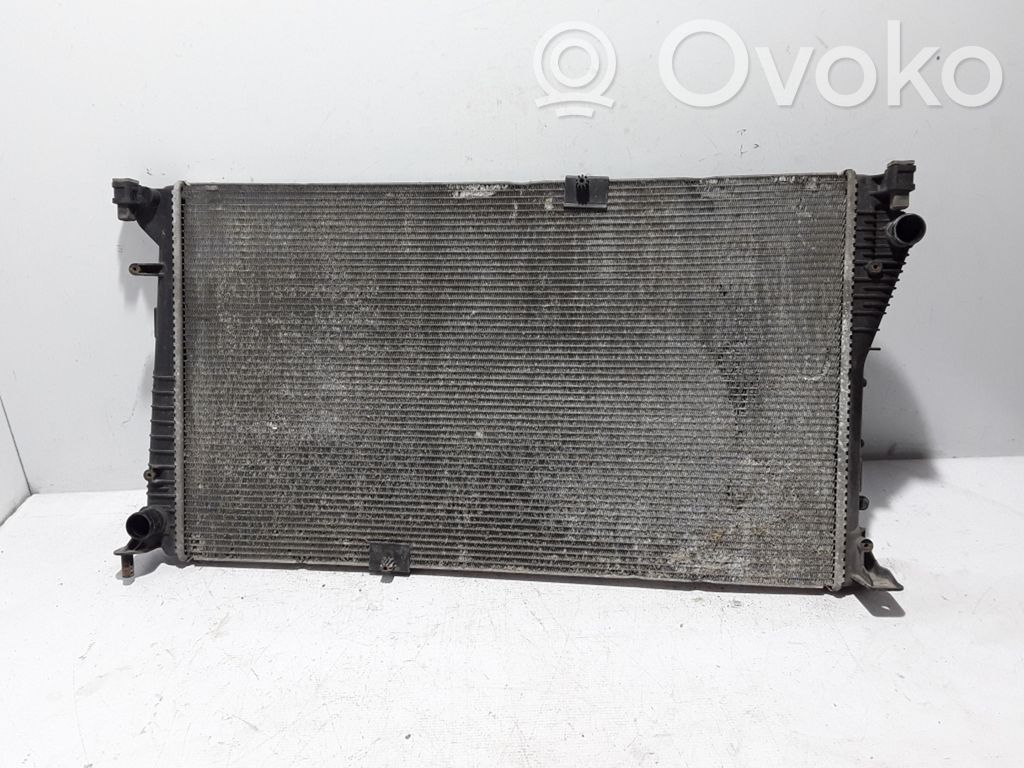 Opel Vivaro Coolant radiator 