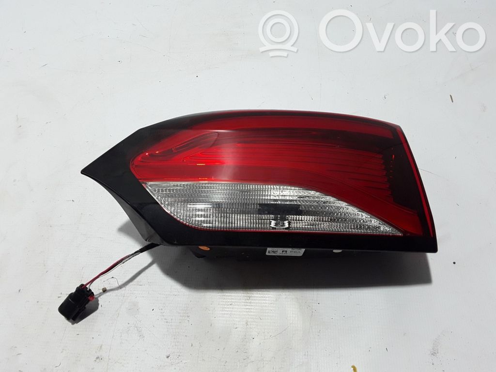Chrysler Pacifica Lampy tylnej klapy bagażnika 