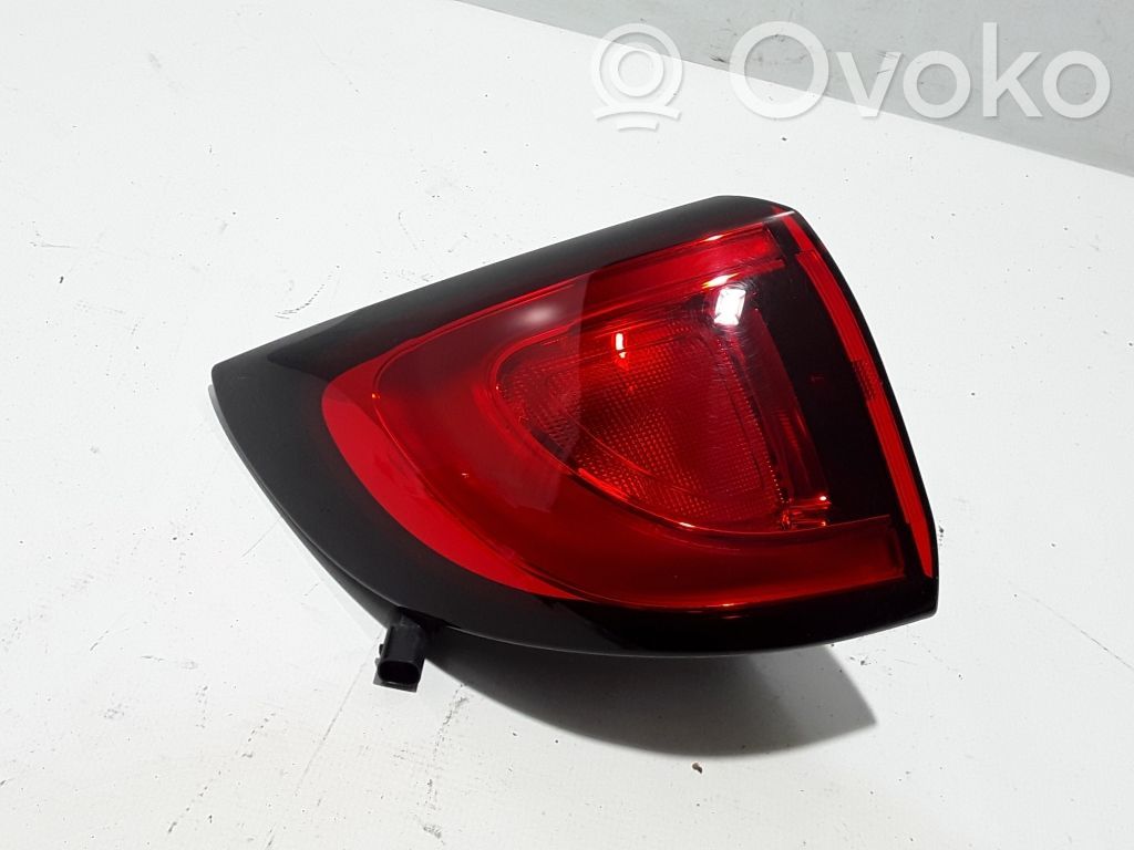 Chrysler Pacifica Rear/tail lights 