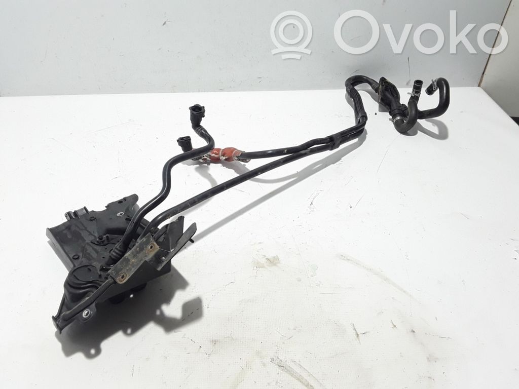 Volvo XC90 Engine coolant pipe/hose 