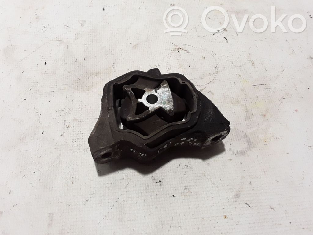 Engine mount bracket   31277312