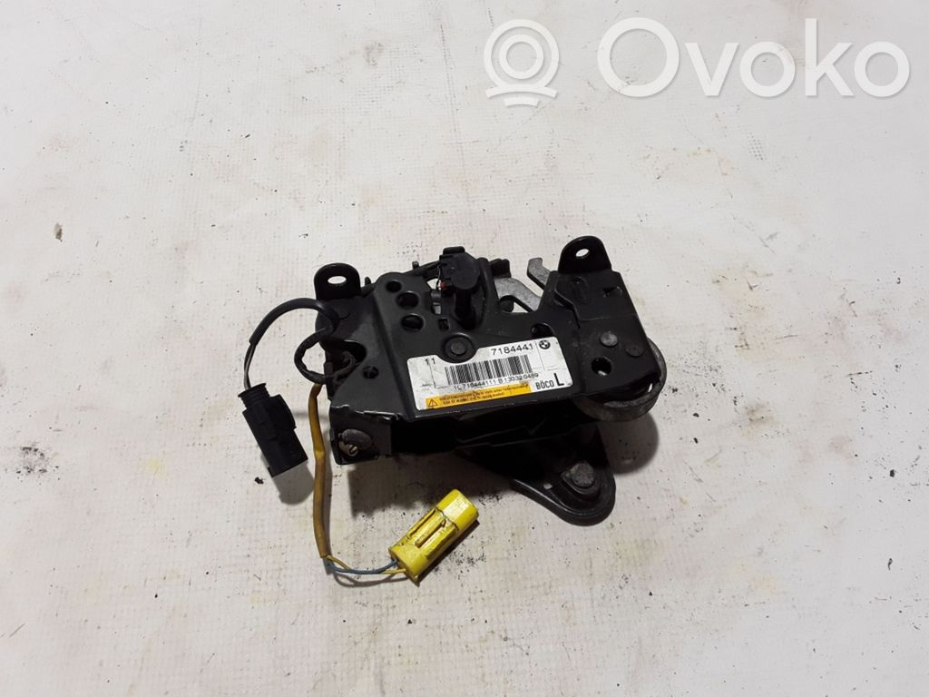 BMW 5 F10 F11 Maniglia di rilascio del vano motore (cofano) 