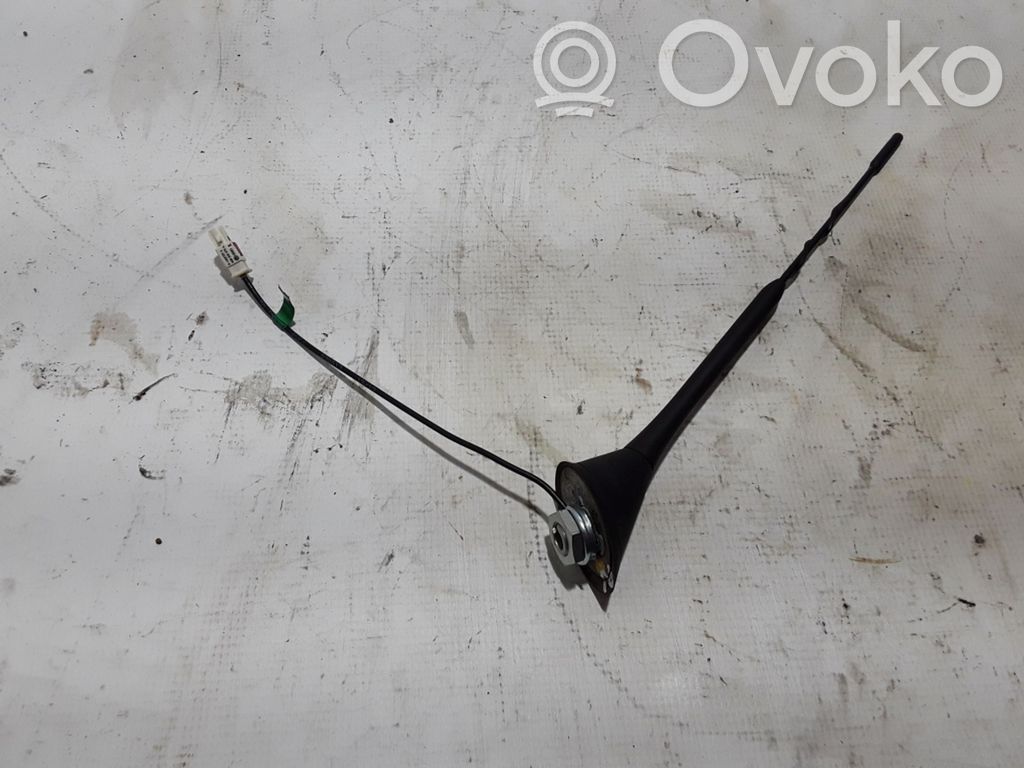 GPS-pystyantenni   8X0035501B