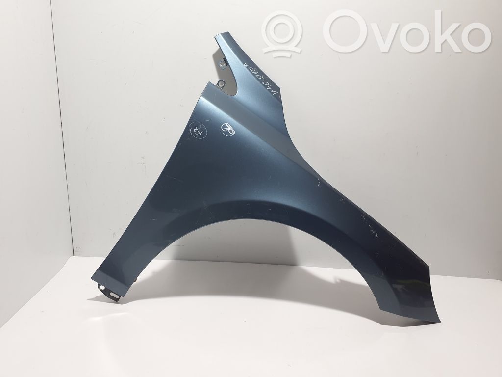 Volvo V40 Spārns 