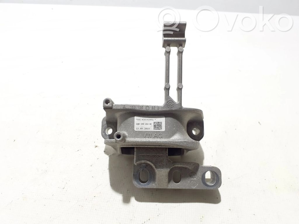 Skoda Kamiq Engine mount bracket 
