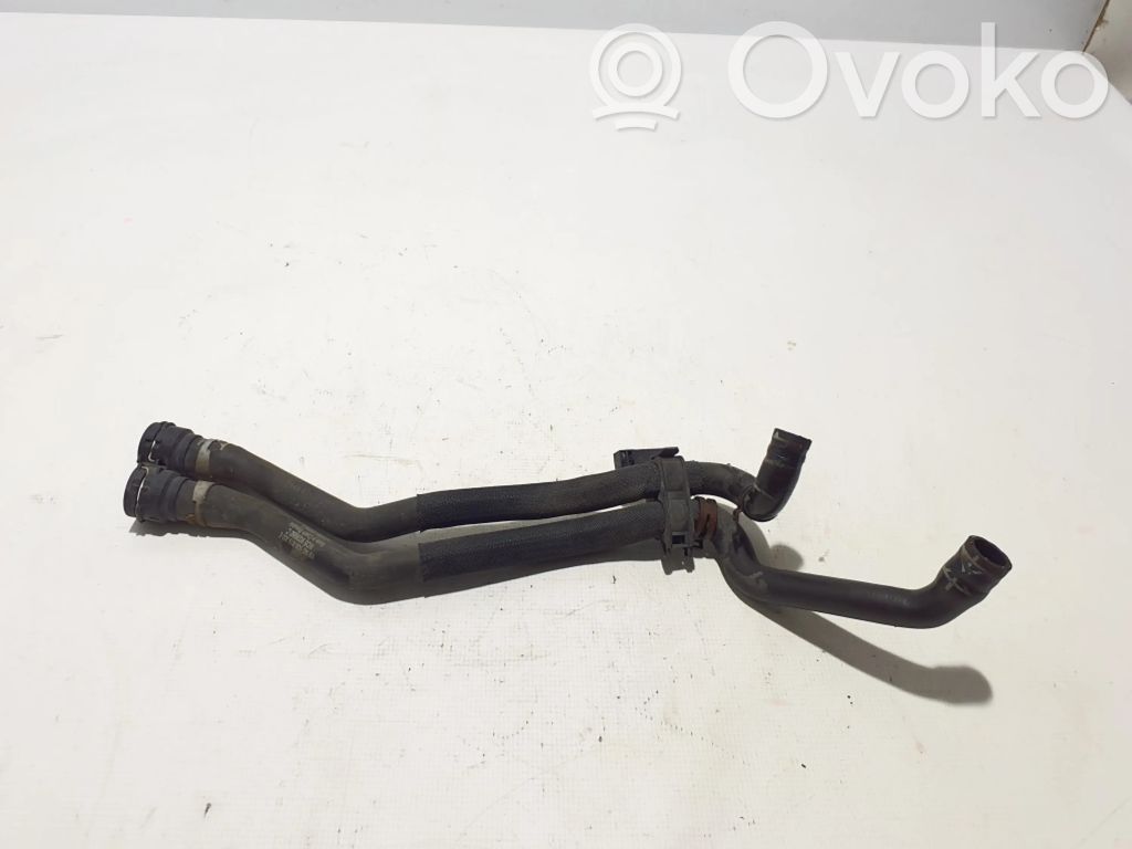 Volkswagen Golf VII Tubo flessibile del liquido di raffreddamento del motore
