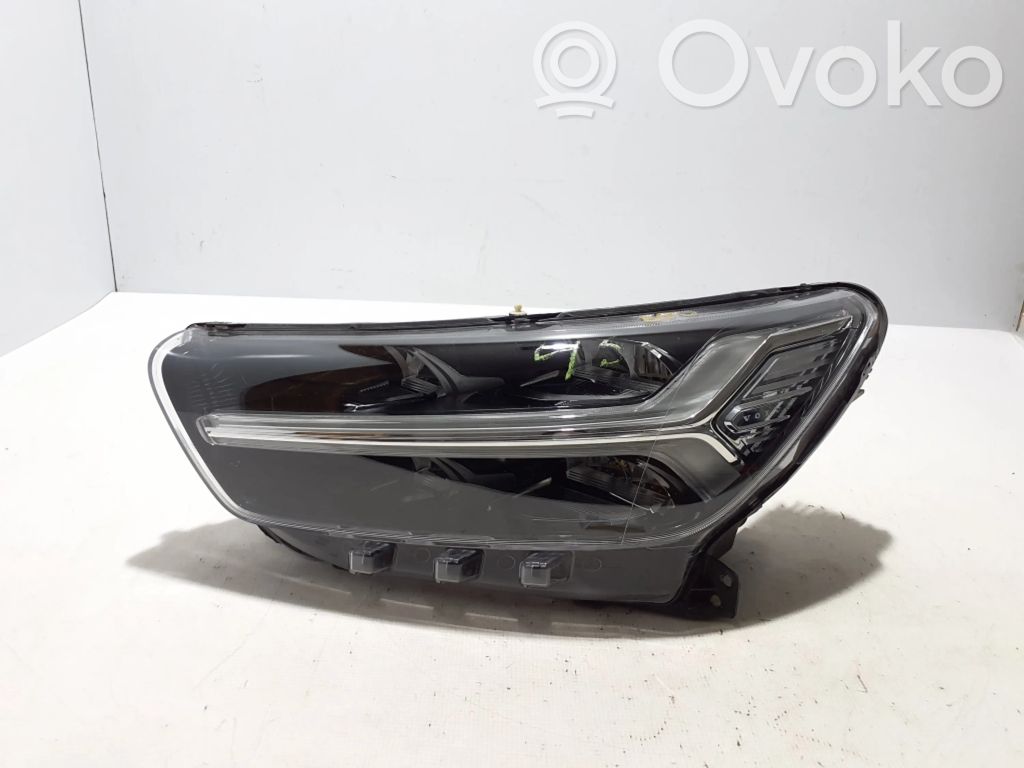 Volvo XC40 Scheinwerfer 