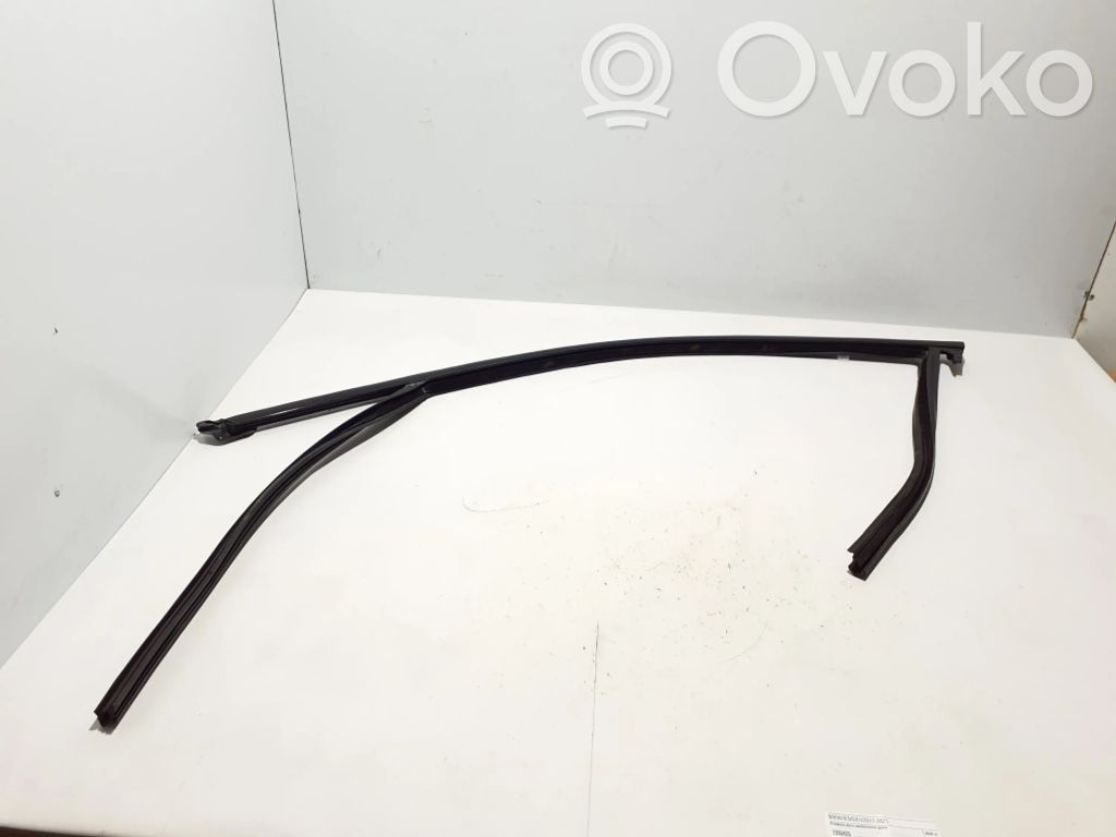 BMW X3 G01 Gumowa uszczelka drzwi przednich 