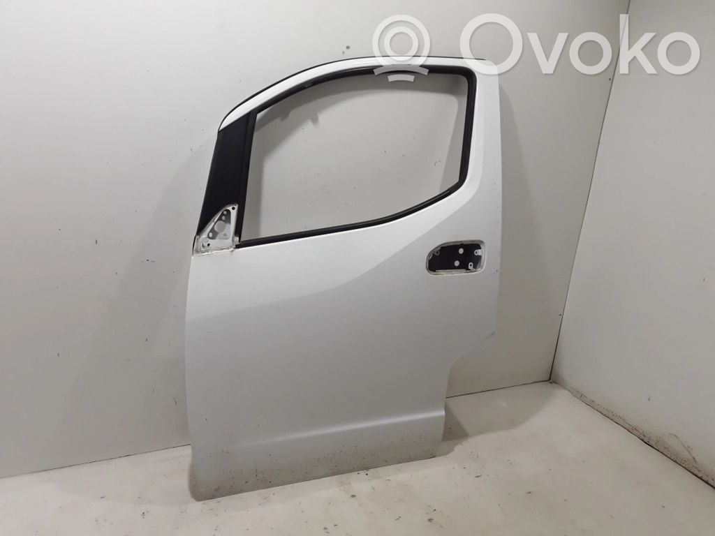 Nissan NV200 Puerta delantera 
