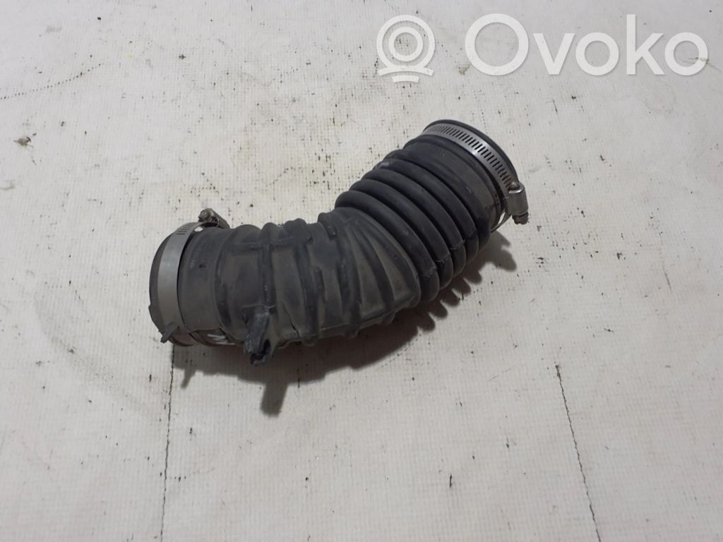 Część rury dolotu powietrza   165763LS0A